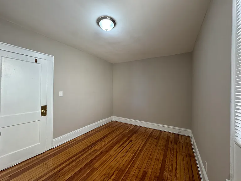 271 Davis Ave #2 — Photo 2