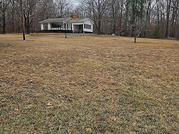 4th image of 2846 Thoroughfare Rd