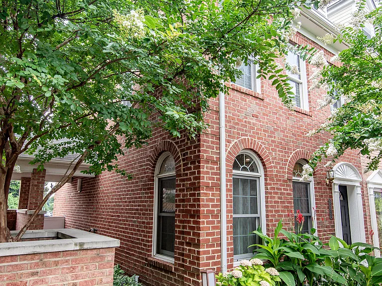 2272 S Garfield St — Photo 45