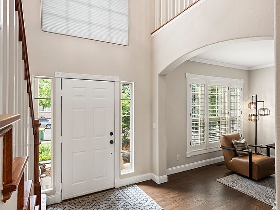 Spacious two-story entry