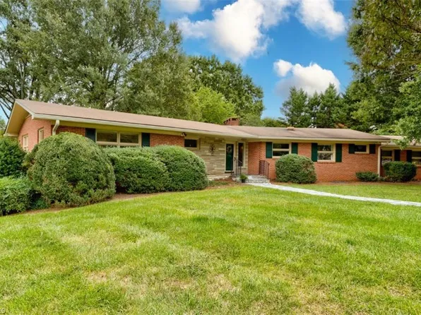 110 Buckingham Rd, Winston Salem, NC 27104
