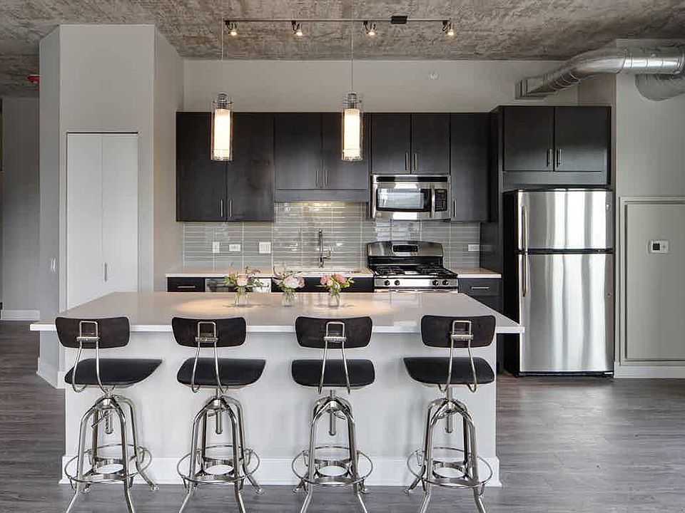 1st image of 854 S Clark St #619