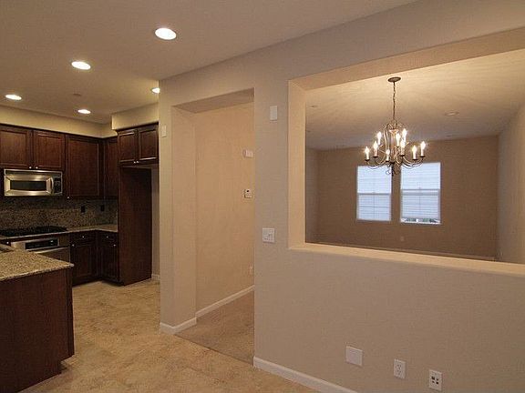 4th image of 3007 Mary Helen Ln