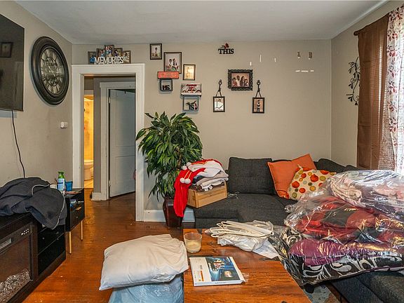 2nd image of 1743 Gellenbeck St