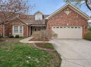 12303 Courtyard Lake Dr, Saint Louis, MO