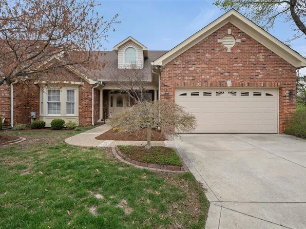12303 Courtyard Lake Dr, Saint Louis, MO 63127