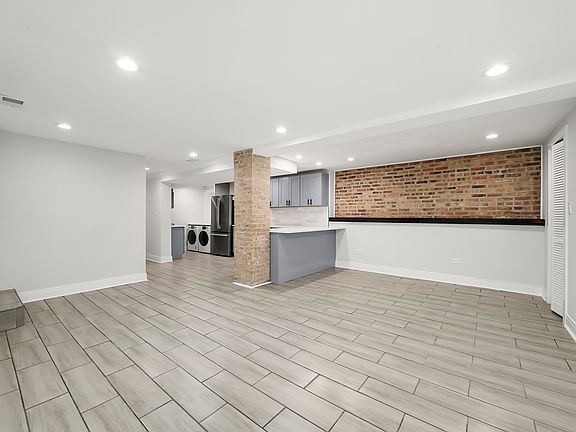 2nd image of 1306 N Maplewood Ave #G