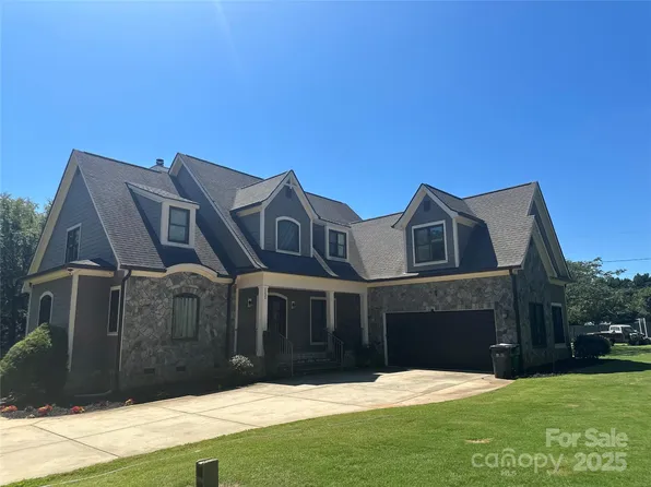 1132 Mount Holly Huntersville Rd, Charlotte, NC 28214
