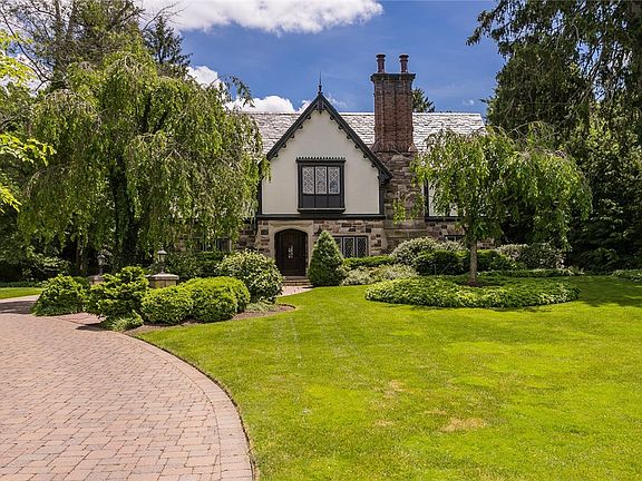 2nd image of 239 Sandringham Rd