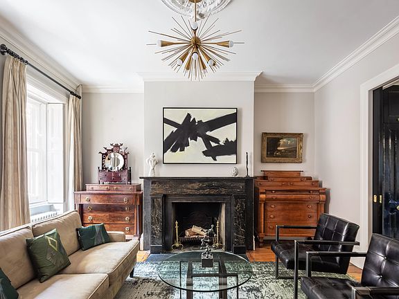 2nd image of 68 Bedford St