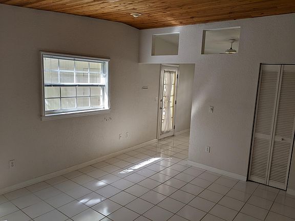 4th image of 1011 Washington Ave