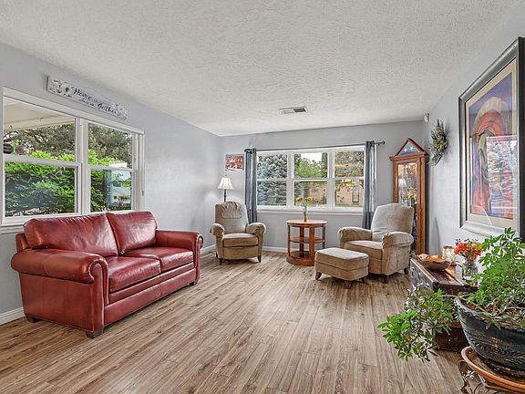 5th image of 8001 Sierra Azul Ave NE