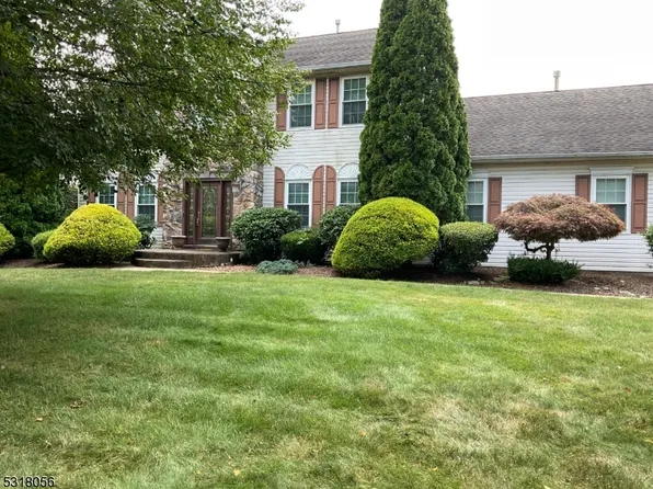 48 Zeller Dr, Franklin Twp., NJ 08873