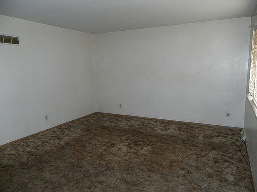 2nd image of 3620 NE 42nd Ter