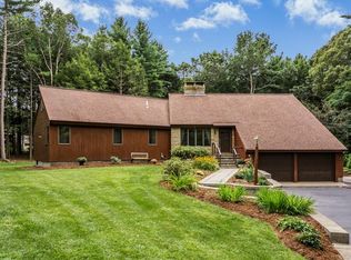 22 Sartelle St, Pepperell, MA 01463