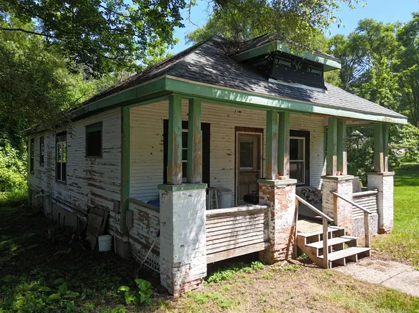 18846 Maple St, Copemish, MI 49625