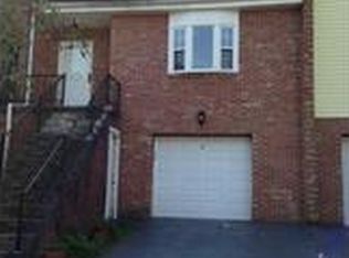 3 Saint Charles Pl, Charleston, WV 25314