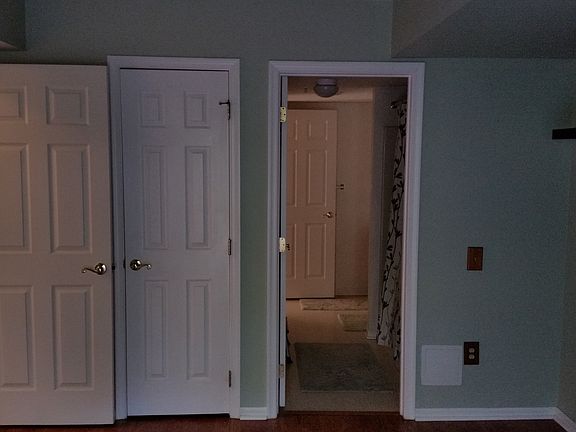 1st floor bedroom to bath