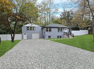 55 Hickory Rd, Rocky Point, NY 11778