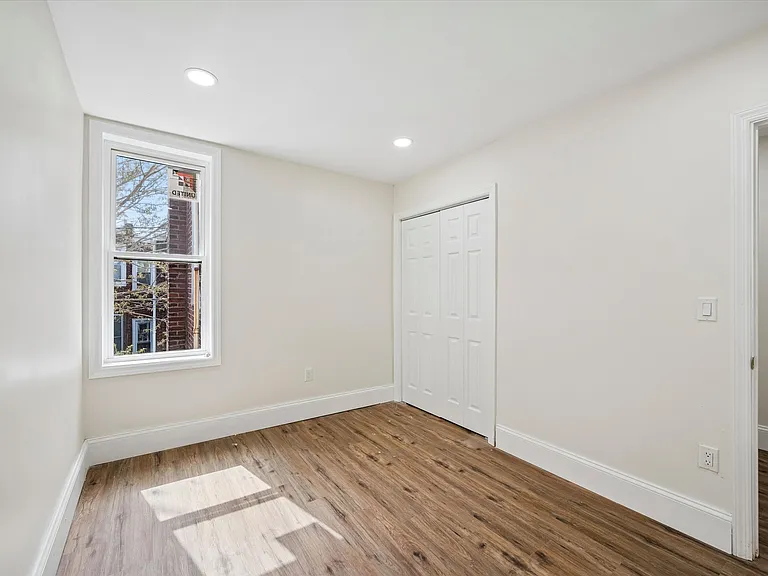 5618 Malcolm St — Photo 8