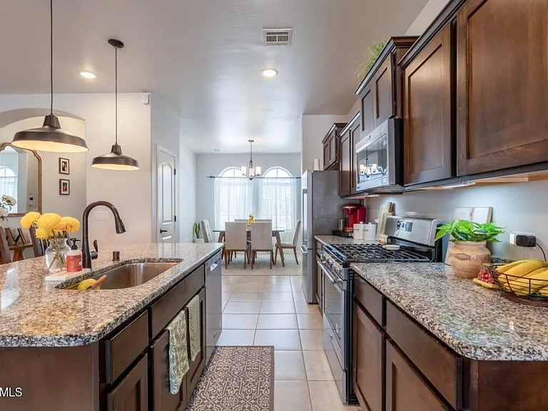 1056 Summer Breeze Pl — Photo 8