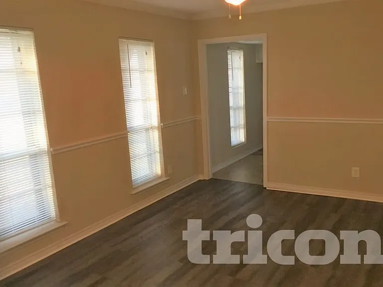 1301 Willow Way — Photo 5