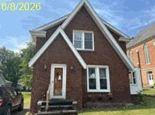 123 Seward St, Hudson, MI 49247