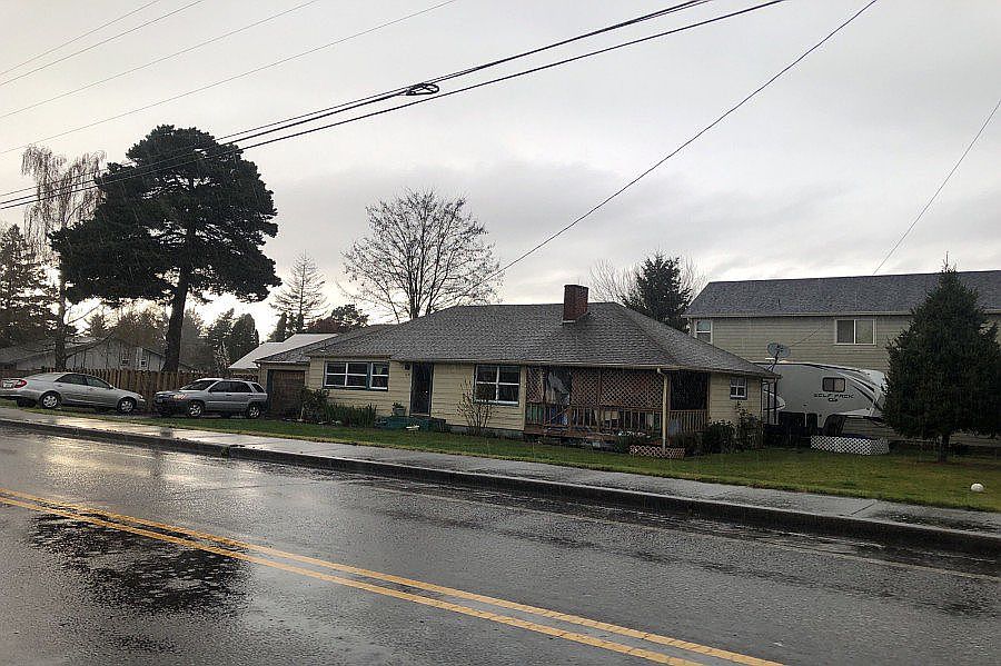 Large quiet corner house 