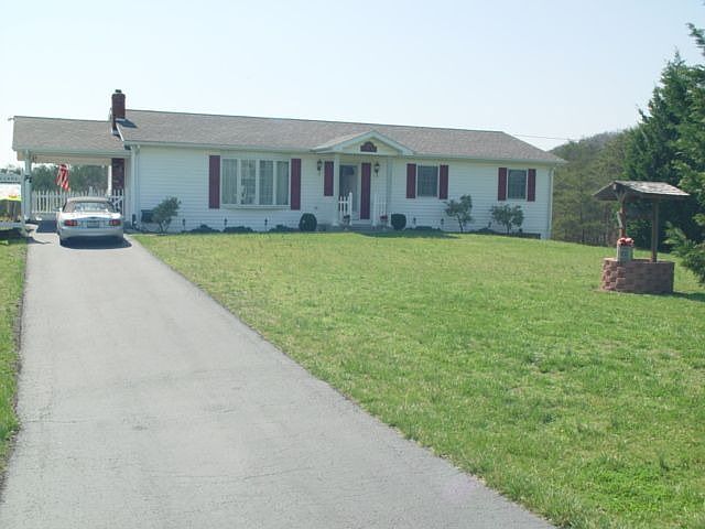 1st image of 313 W Evergreen Dr