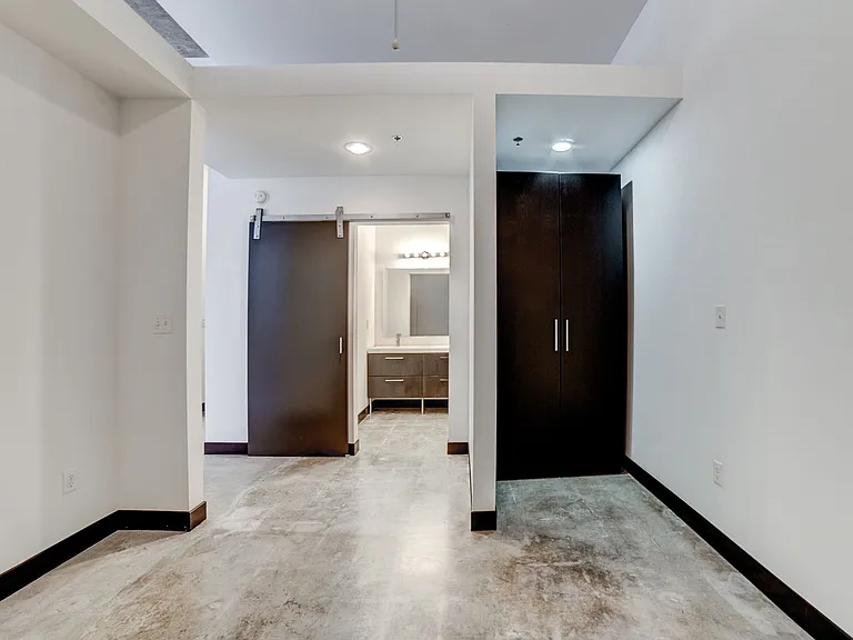 Vandever Lofts — Photo 8