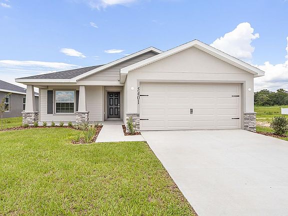 Welcome home to 5401 SE 129th Lane in Belleview, Florida!