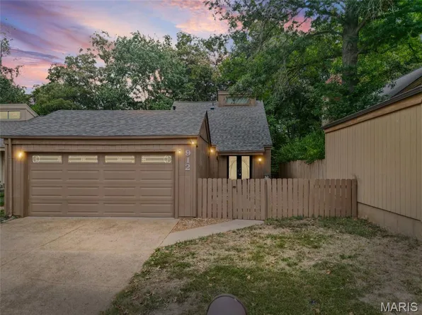 912 Chestnut Ridge Rd, Ballwin, MO 63021