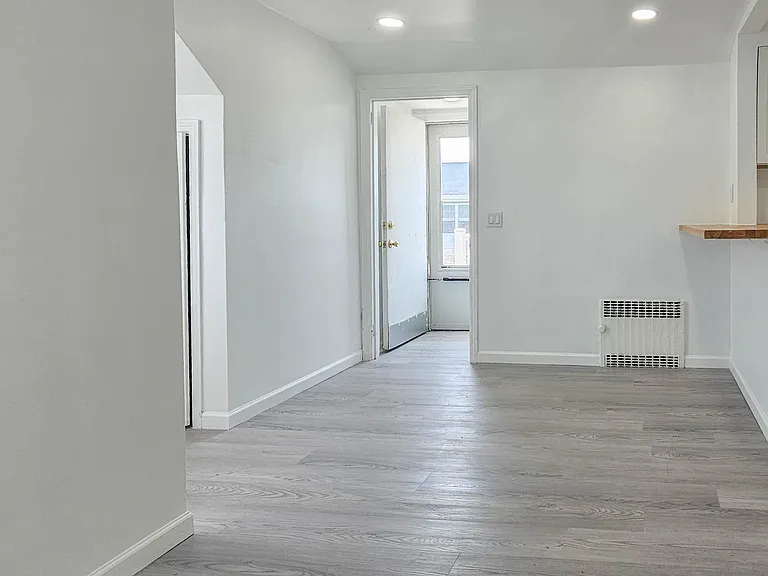41 Elmwood Ave #2 — Photo 4