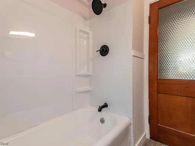 10705 Saint Mark Ave — Photo 33