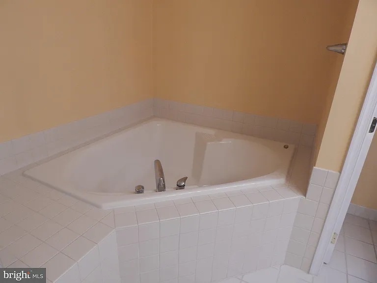 4 Blake Dr — Photo 25
