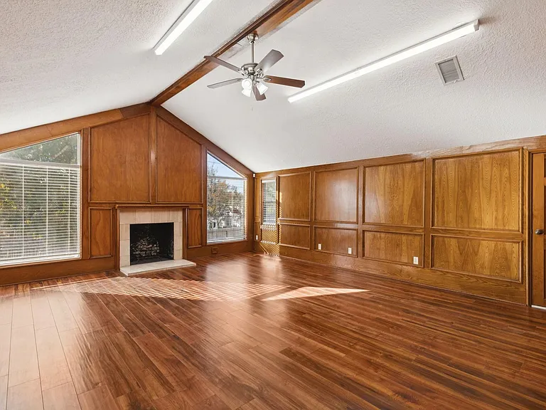 14819 Walbrook Dr — Photo 37