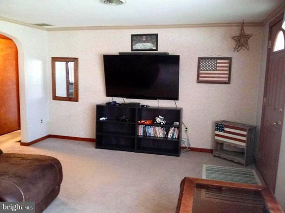 3rd image of 111 Brookwood Dr