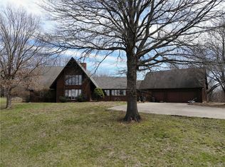 9955 NW Windover Ln, Kansas City, MO 64153