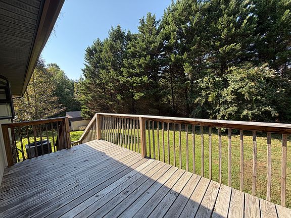5th image of 252 Slaton Farm Rd
