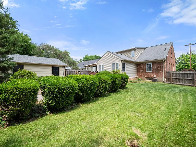 812 Beechwood Rd — Photo 38