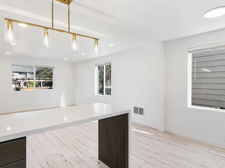607 NW 50th St — Photo 5