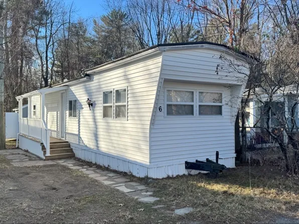 868 Southampton Rd Trlr 6, Westfield, MA 01085