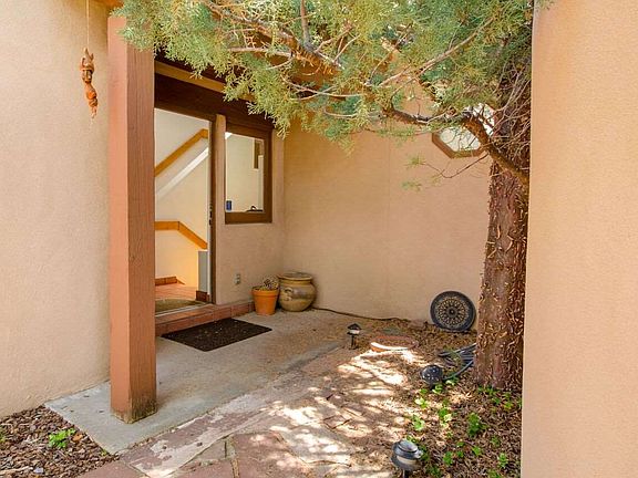 2nd image of 658 La Viveza Ct
