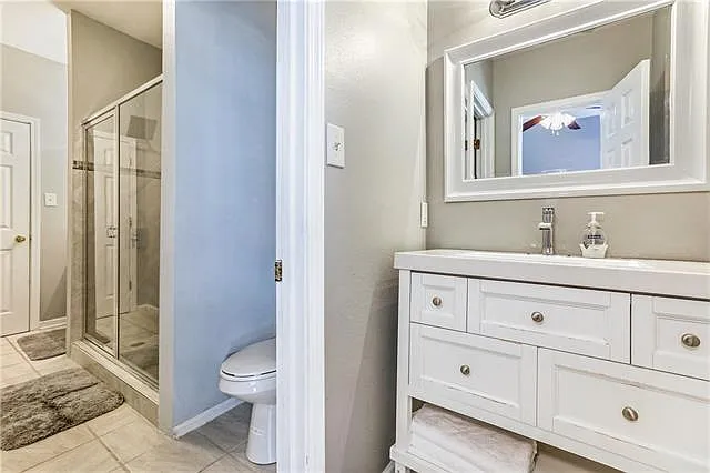 1512 N Robertson St — Photo 10