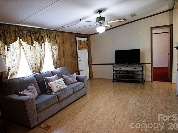 4th image of 318 Tuckers Grove Rd