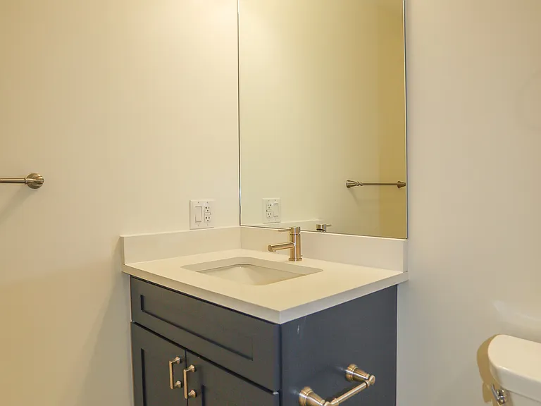 2230 W Wilson Ave #GW — Photo 15