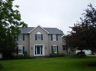1887 Oakhall Cir NW, Uniontown, OH 44685