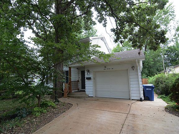 2nd image of 422 Woodward Ave