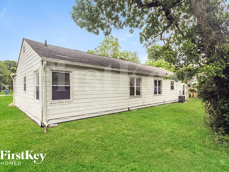 5614 N Victoria Dr — Photo 14