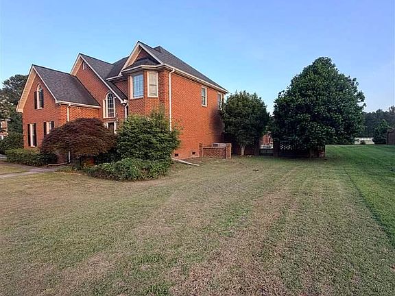 3rd image of 3335 Claude Douglas Cir